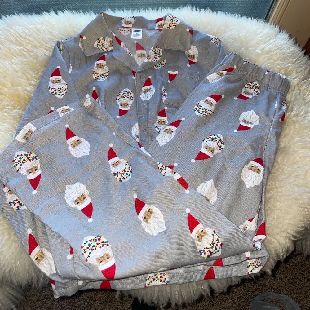 Old Navy 2020 Santa Pajamas Boy size 5T